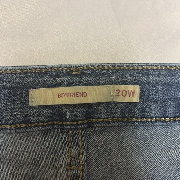 Levi’s Women's Blue Distressed Boyfriend Jeans - Picture 2 of 7